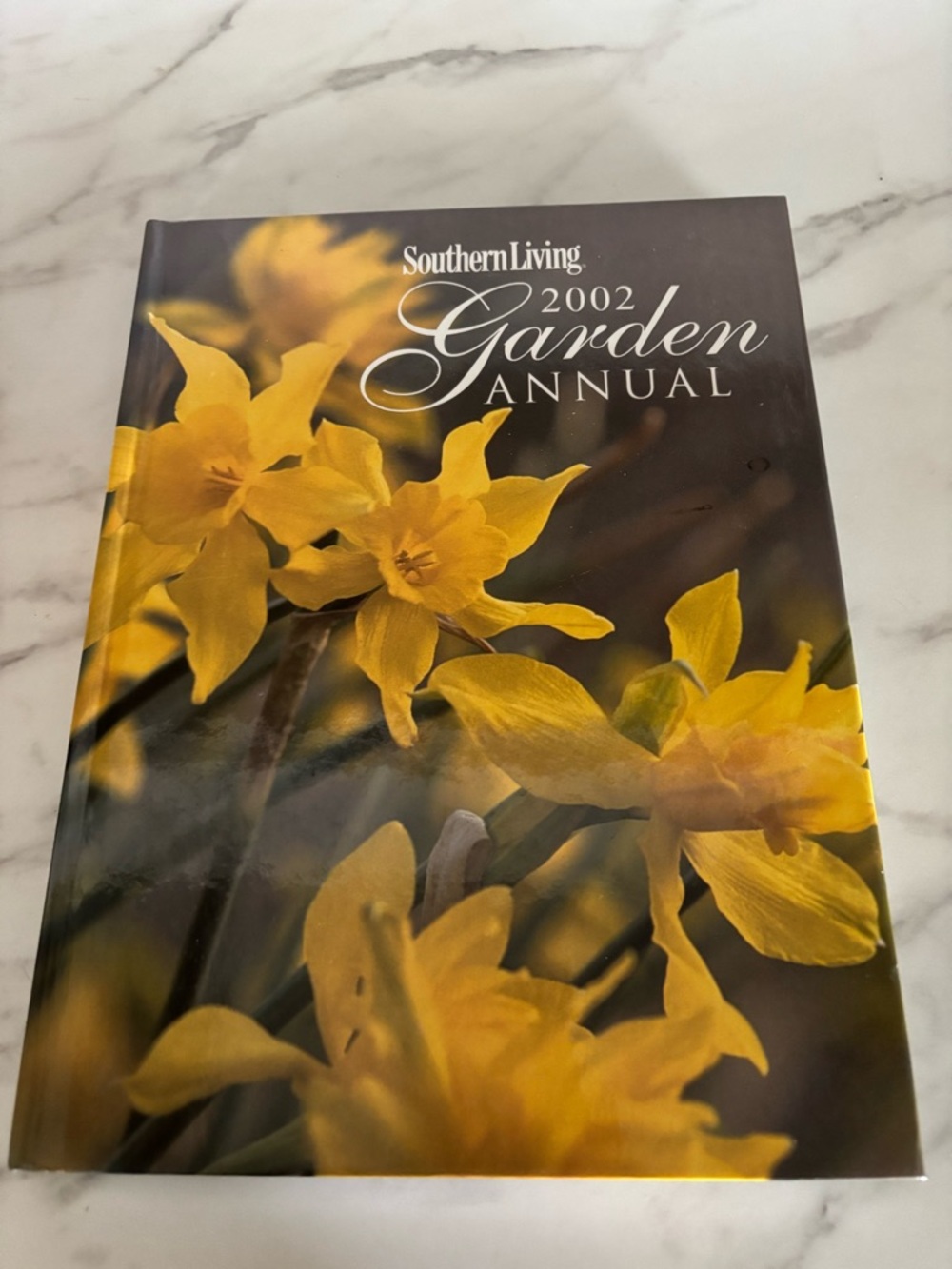 Southern Living Garden Annual 2002 - Yellow Floral Cover
